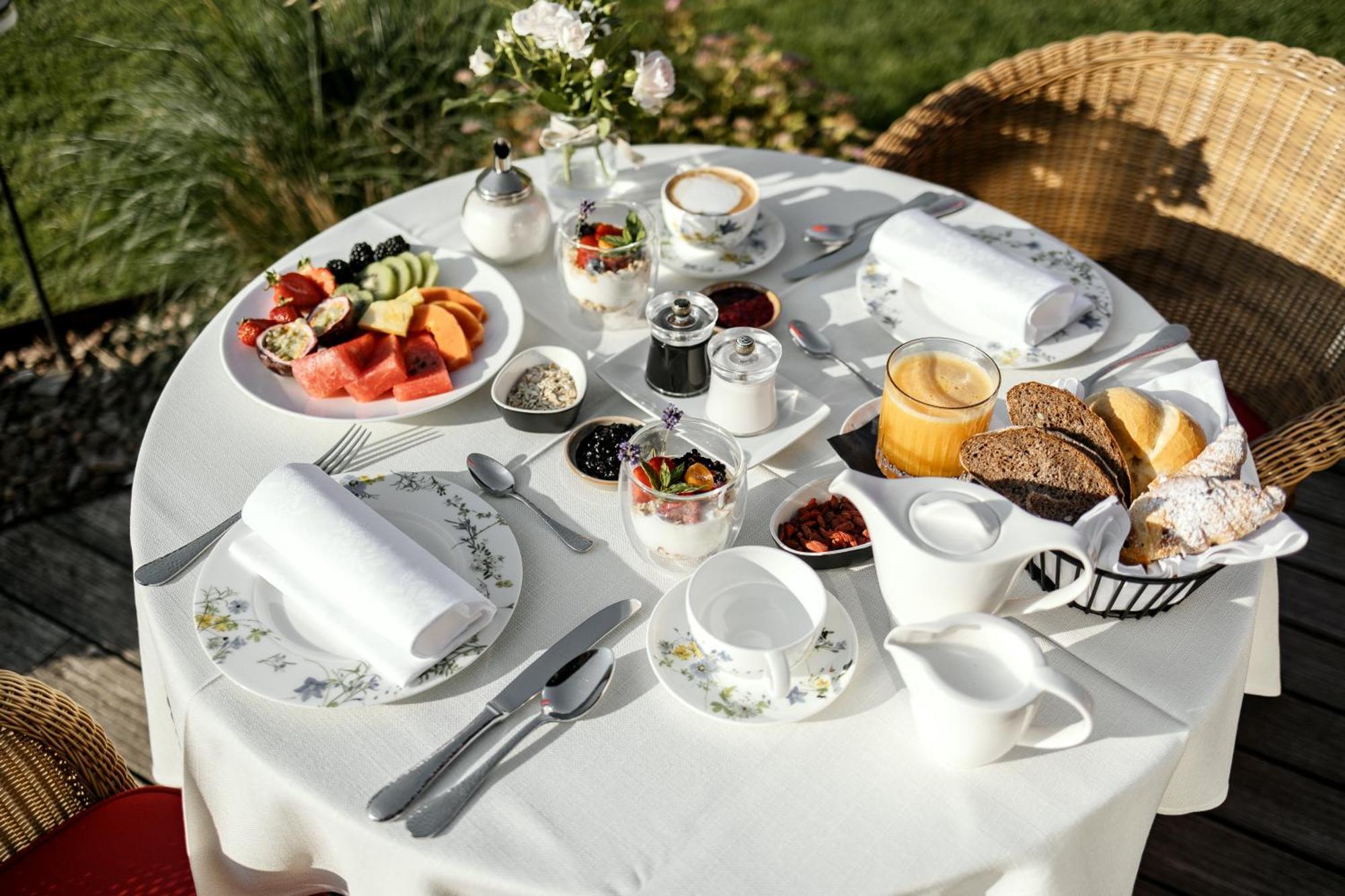 Alpin Boutique Villa Gabriela - Adults Only Кастельротто Экстерьер фото